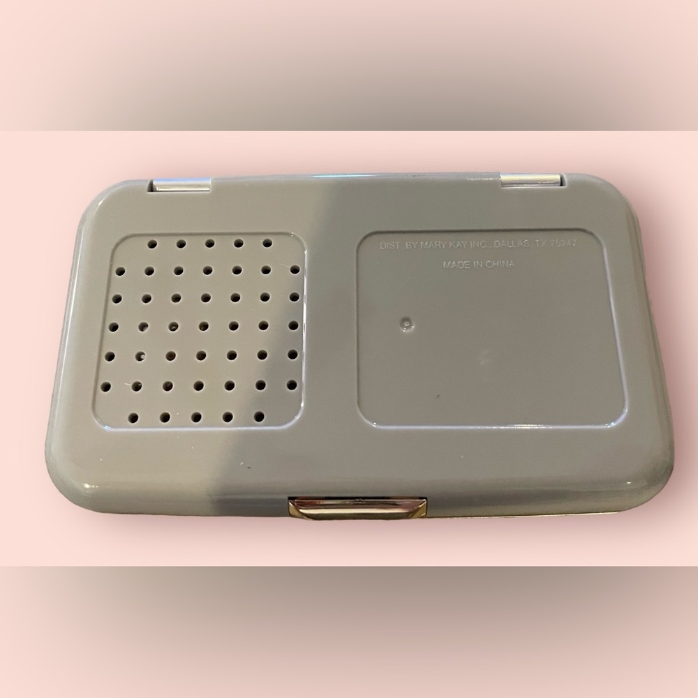Mary Kay Time Wise Foundation Compact - Picture 3 of 6